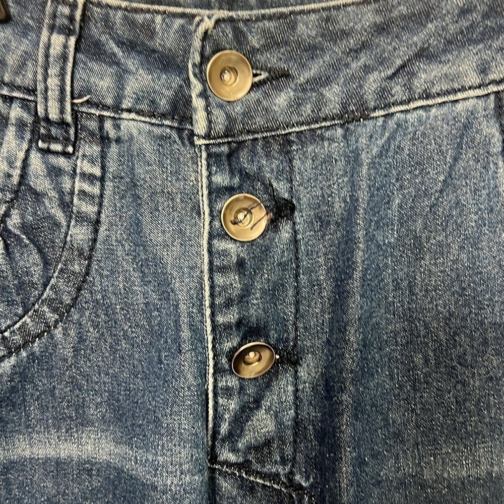 Painted capri jean’s, 4 pockets, button fly, Size S, painted on front only - Picture 4 of 10